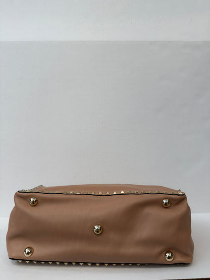 VALENTINO GARAVANI Rockstud Medium Tote with the front clasp closure — Blush