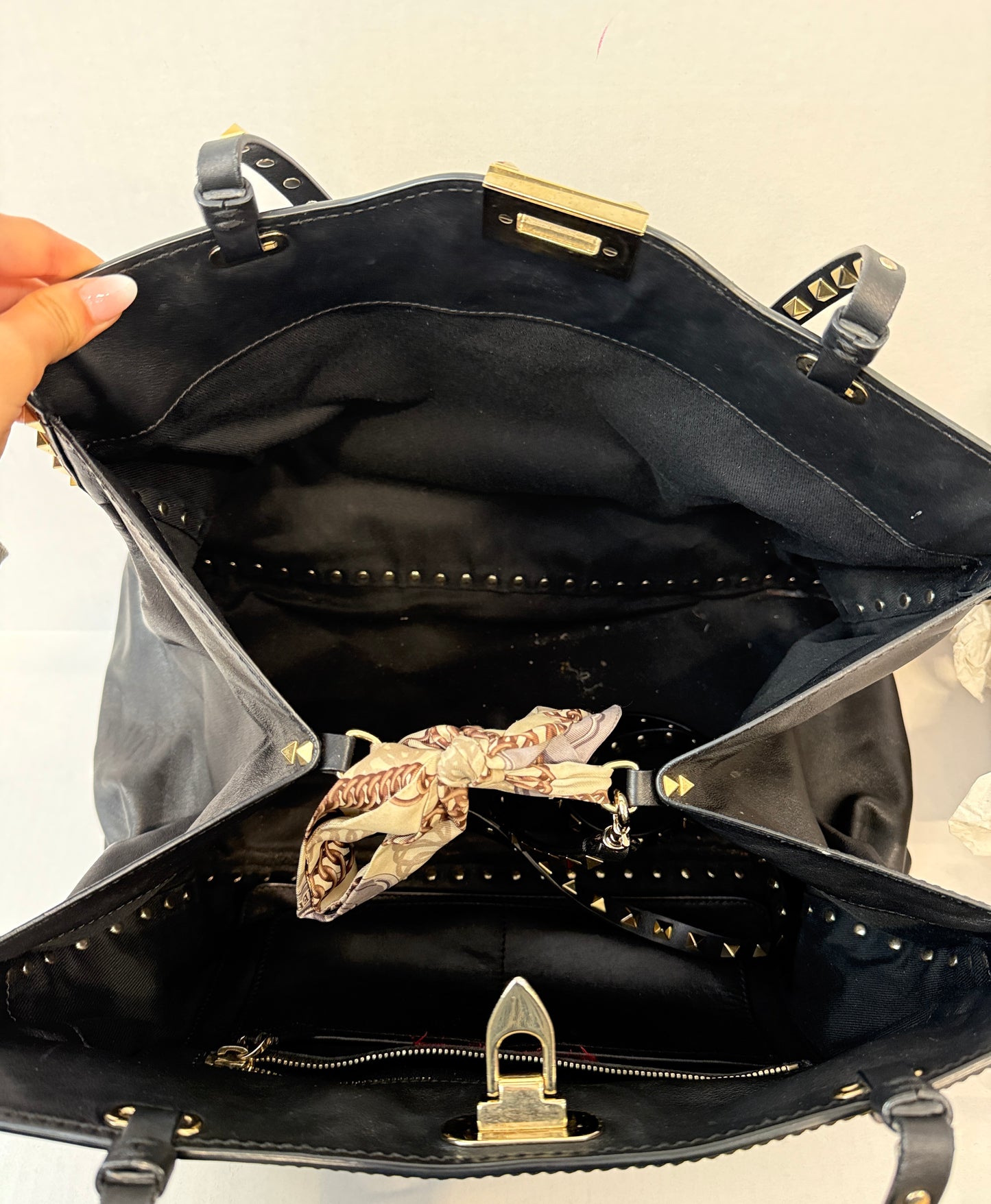VALENTINO GARAVANI Rockstud Leather Shoulder Bag