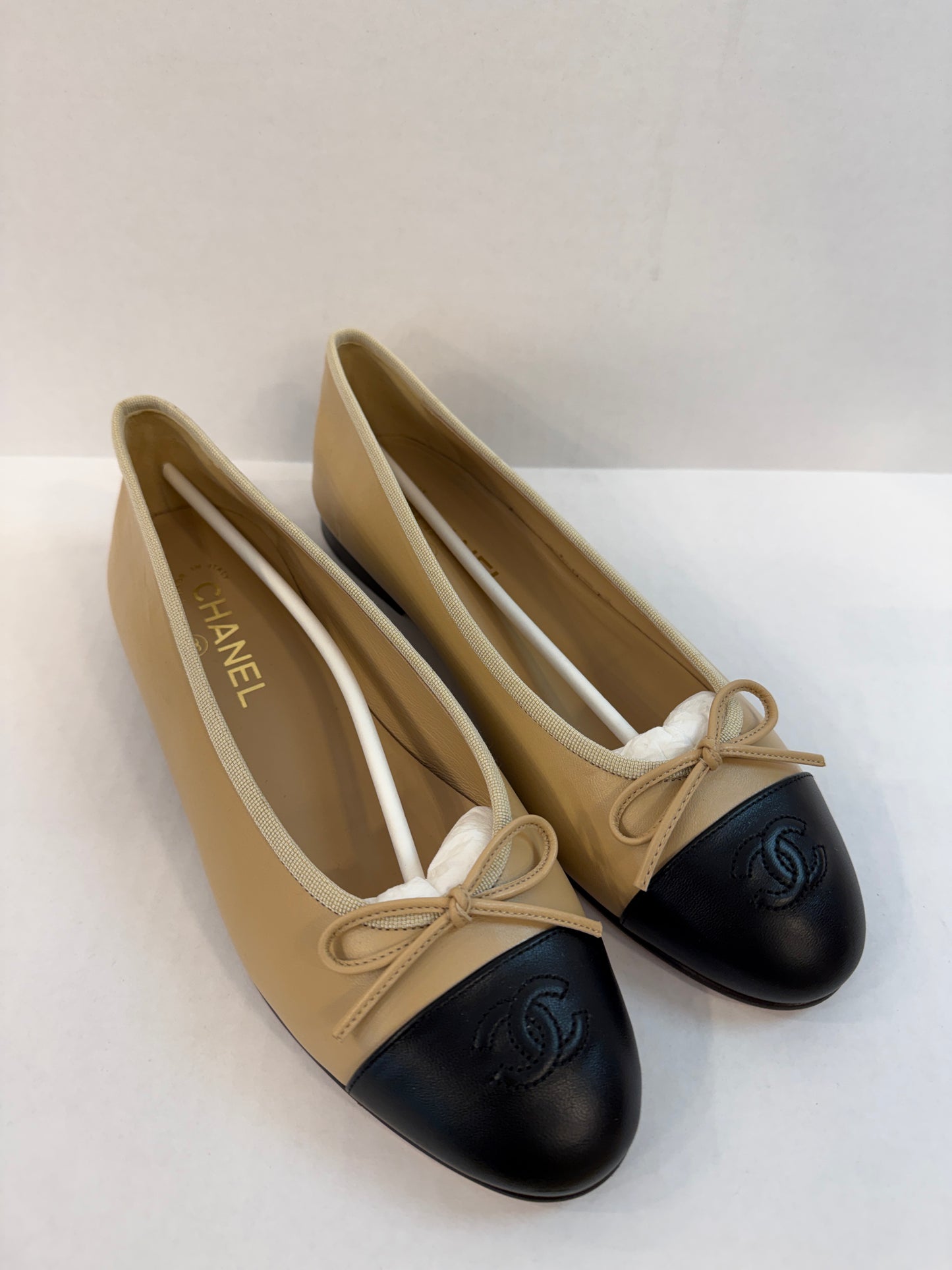 CHANEL Ballet Flat Lamb Skin size US 9.5 / Eur 39.5