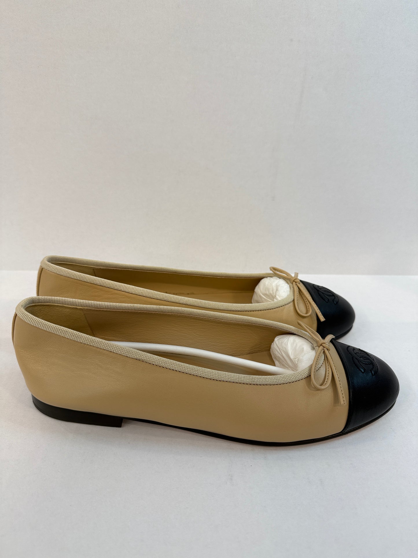 CHANEL Ballet Flat Lamb Skin size US 9.5 / Eur 39.5