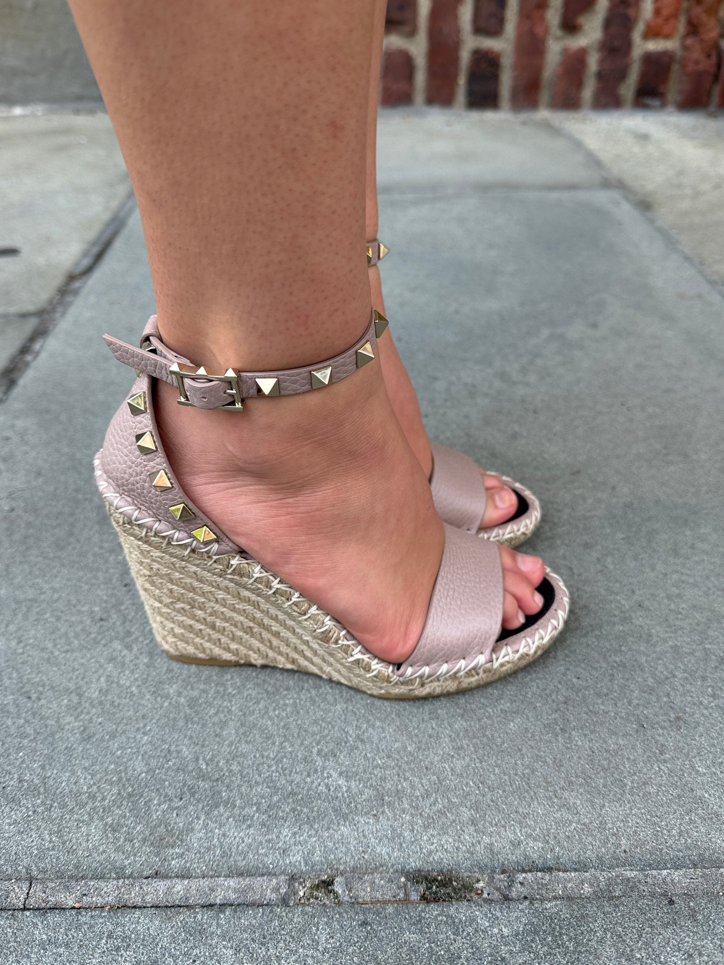 VALENTINO GARAVANI NWT  Leather Rockstud Wedge Sandals/US5-EU36