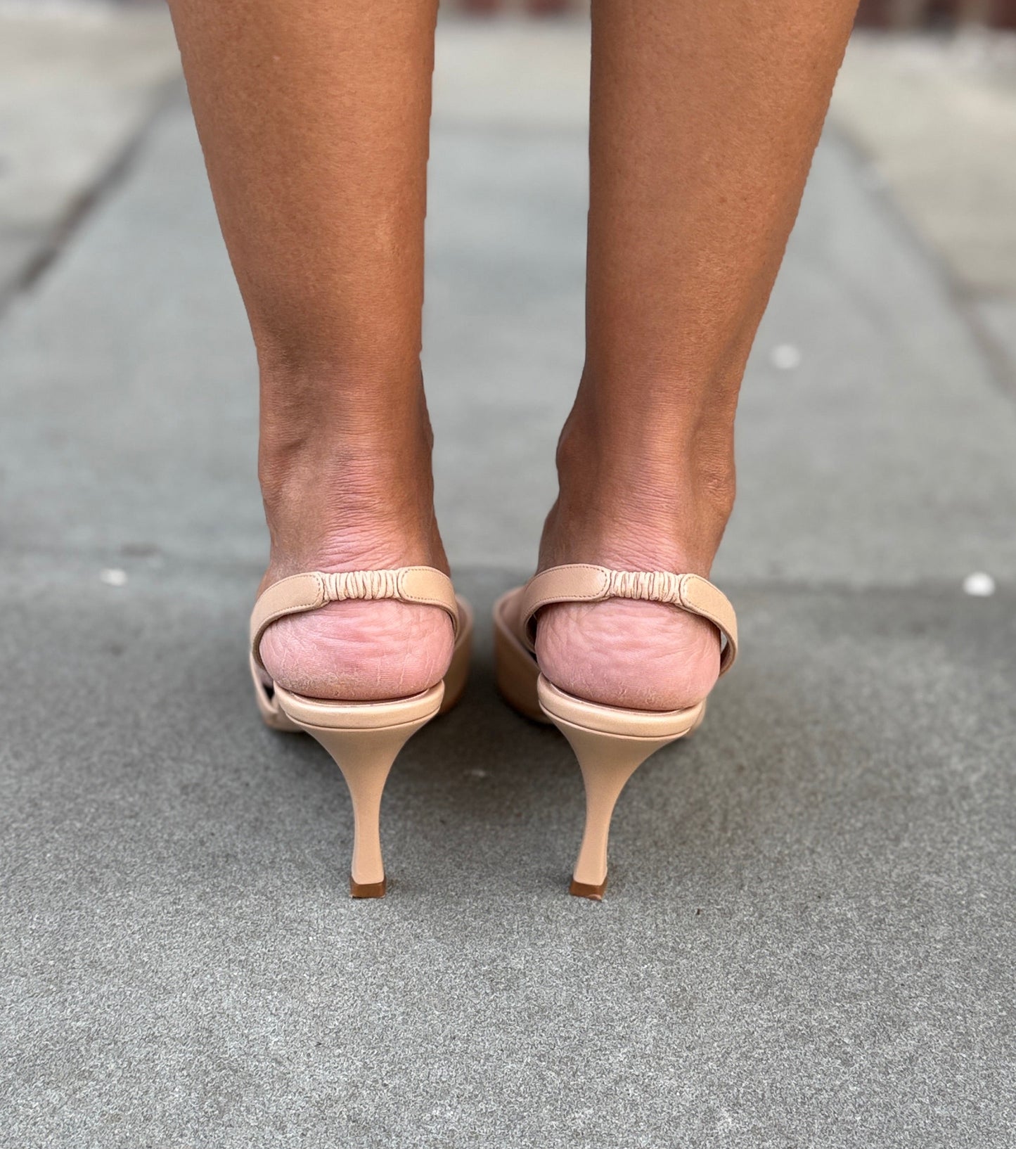 MANOLO BLAHNIK Leather Beige Slingback US9 - EUR38.5