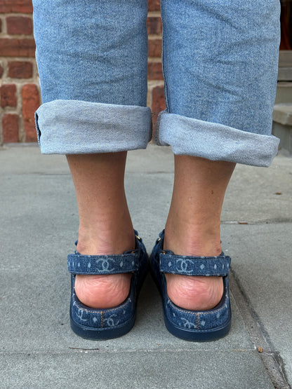CHANEL 23P Printed Denim CC Dad Sandals / US7.5-EU38.5