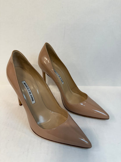 MANOLO BLAHNIK Patent leather Pointed Toe Pumps/US7.5-EU38
