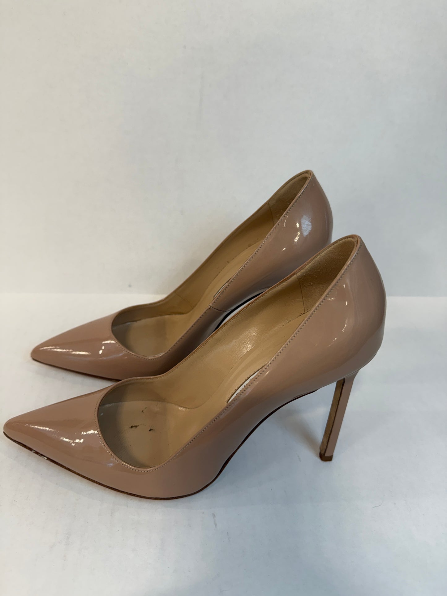 MANOLO BLAHNIK Patent leather Pointed Toe Pumps/US7.5-EU38