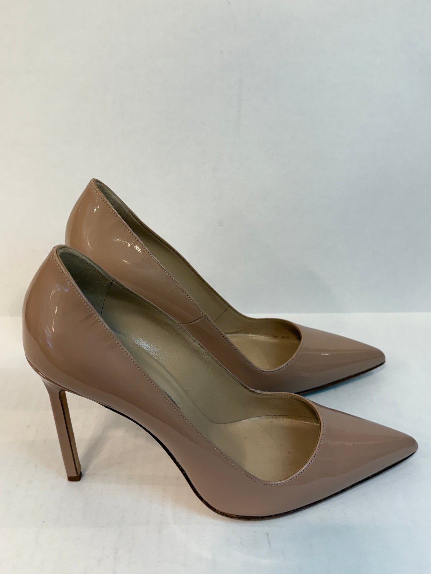 MANOLO BLAHNIK Patent leather Pointed Toe Pumps/US7.5-EU38