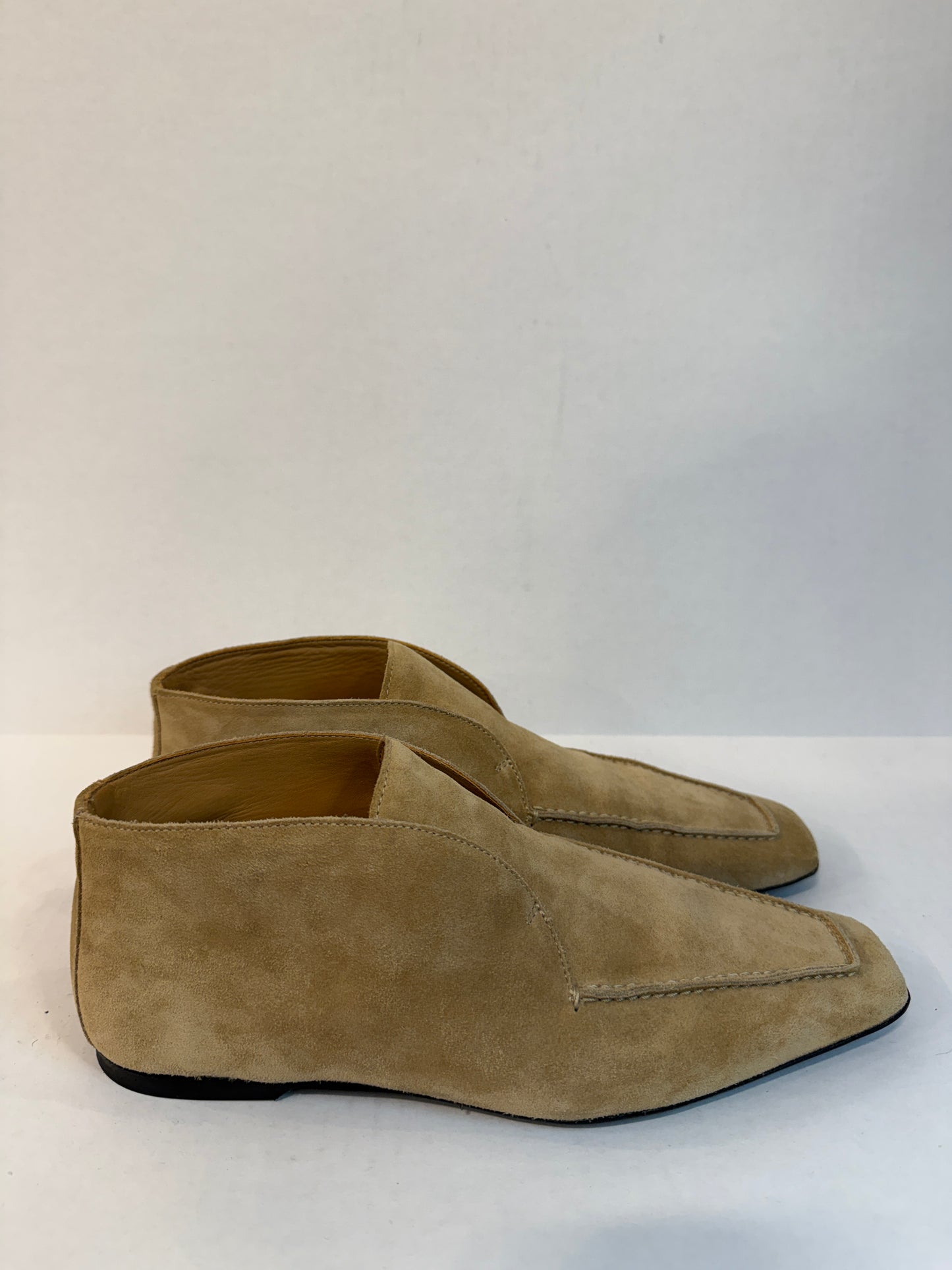 TOTEME The Desert Suede Ankle Boot in Sand — Excellent | EU39-US8.5