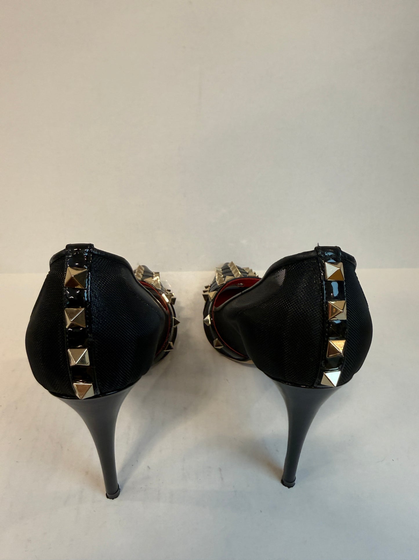VALENTINO GARAVANI Rockstud High Heel Pump / US8-EU39