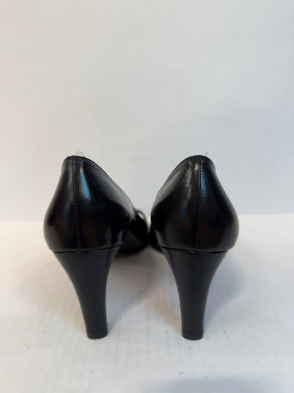 STUART WEITZMAN Black Open Toe Pump / 9-EU39.5