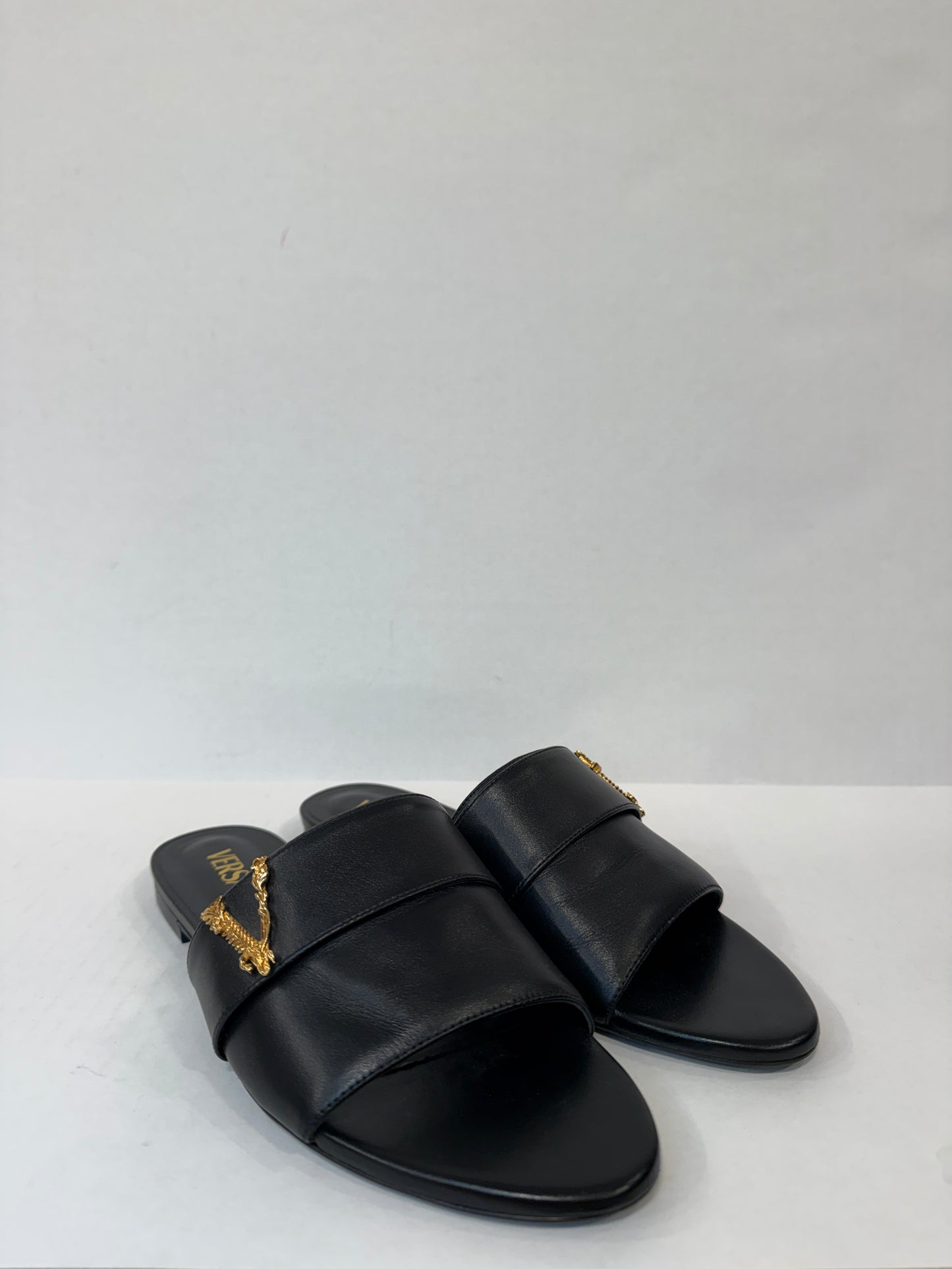 VERSACE NWT Sandals Vitello / US6.5 EU37