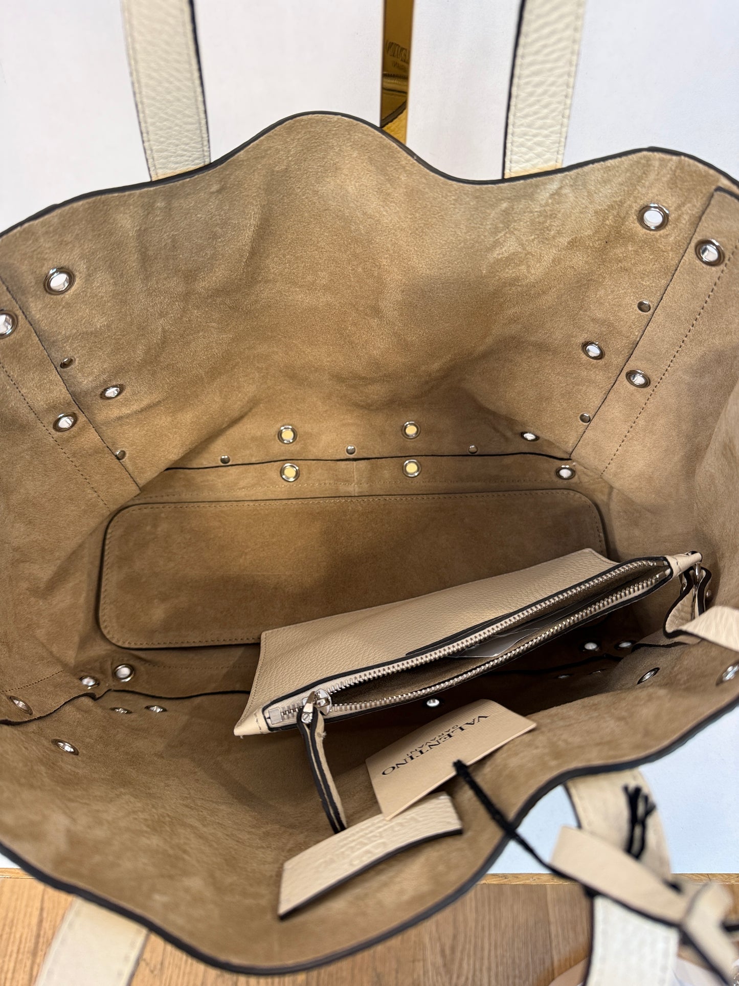 VALENTINO GARAVANI  NWT Leather Nellcote Tote Bag