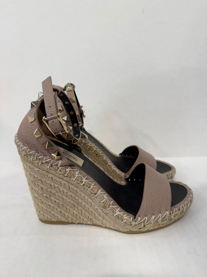 VALENTINO GARAVANI Rockstud Espadrille Wedge Sandal in Blush — NWT | EU 36-US 6