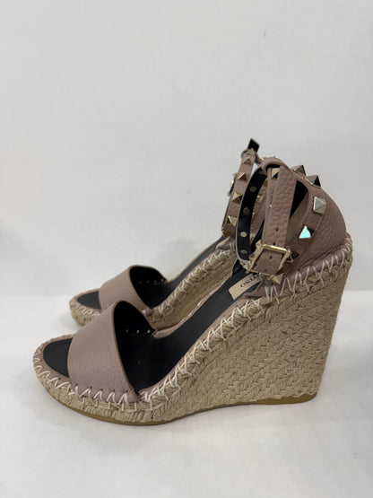 VALENTINO GARAVANI Rockstud Espadrille Wedge Sandal in Blush — NWT | EU 36-US 6