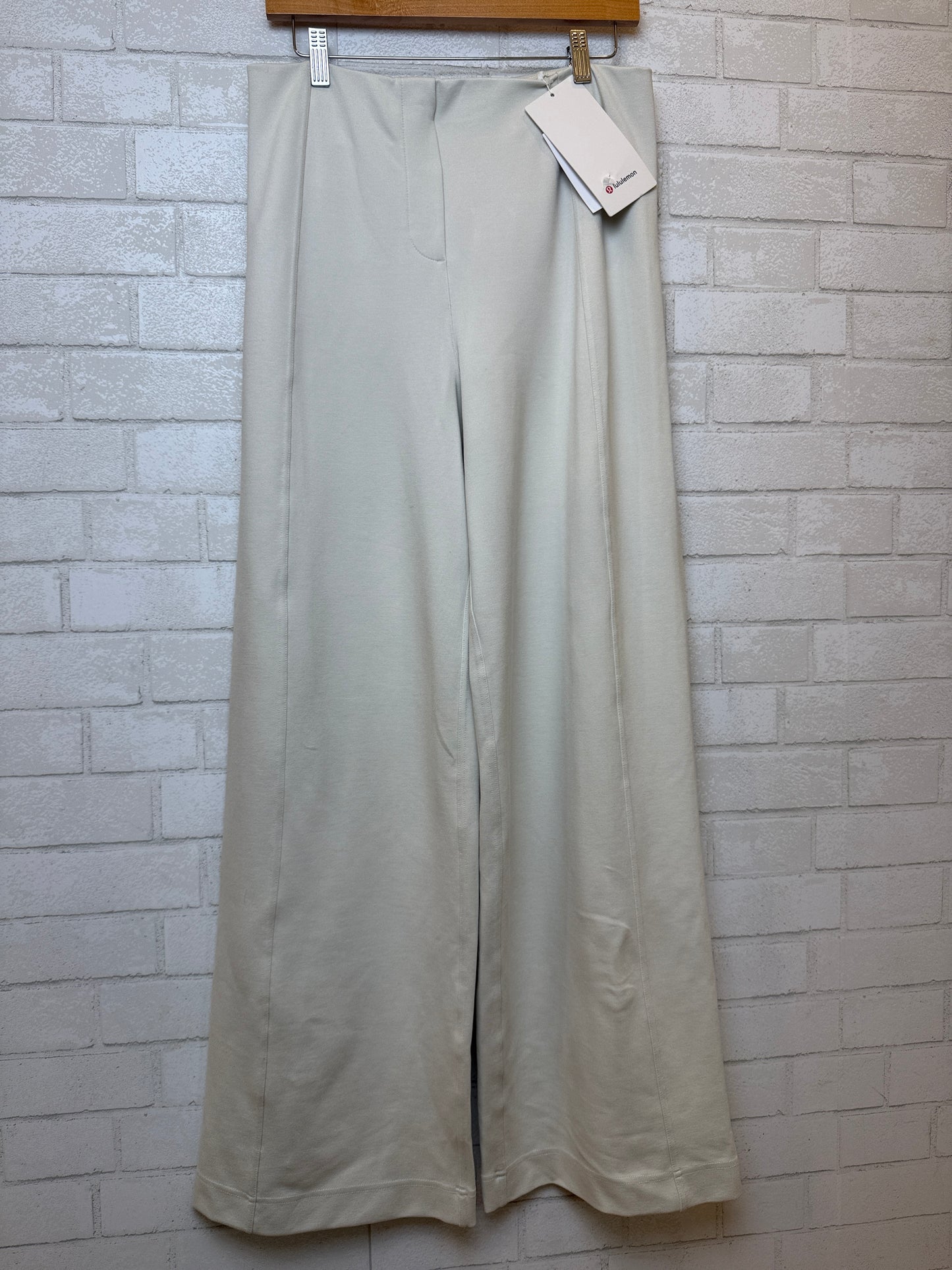 LULULEMON NWT   Stretch Knit Straight Leg Pants/L