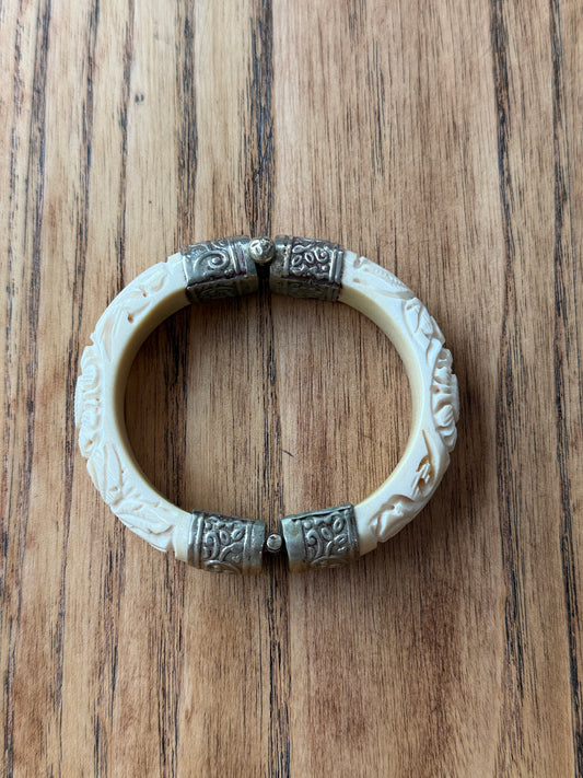 NO BRAND Carved   Bangle