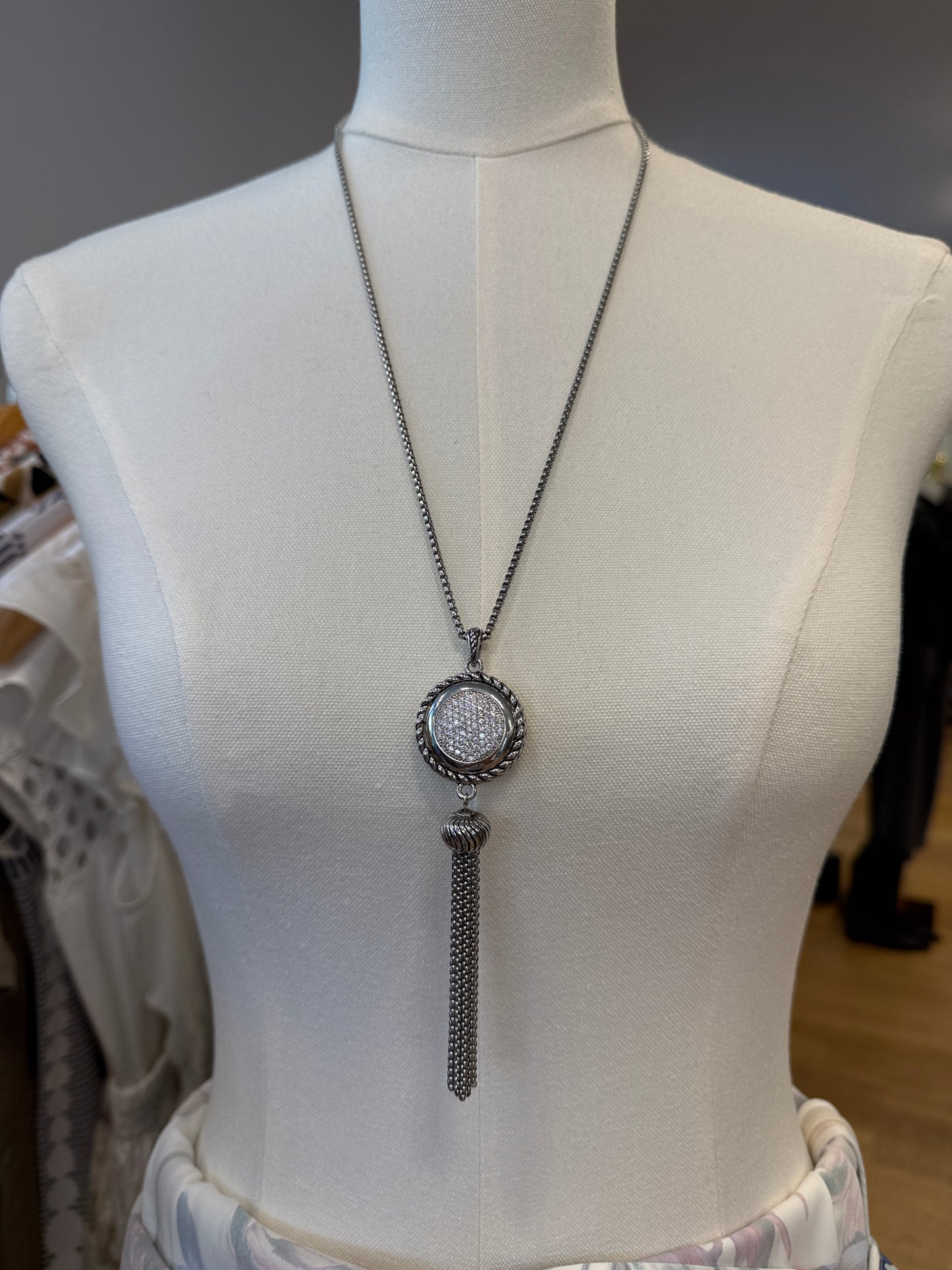 NO BRAND  Tassel Pendant Necklace