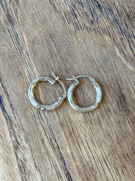 NO BRAND Medium Hoop Earrings