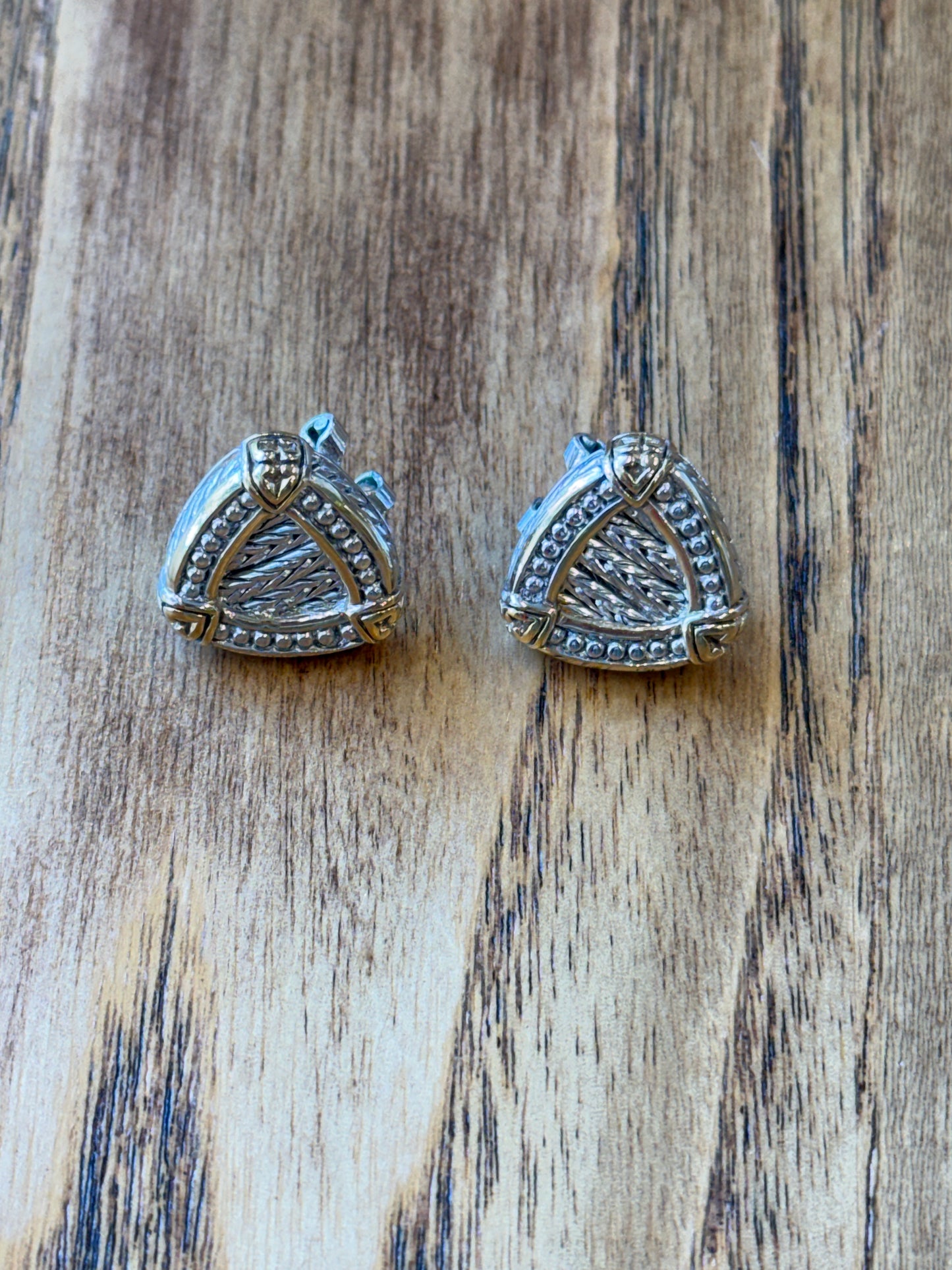NO BRAND Pierced Triangle Earrings