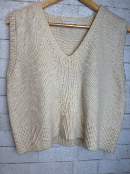 ZARA Wool Sleeveless V Neck Sweater/S