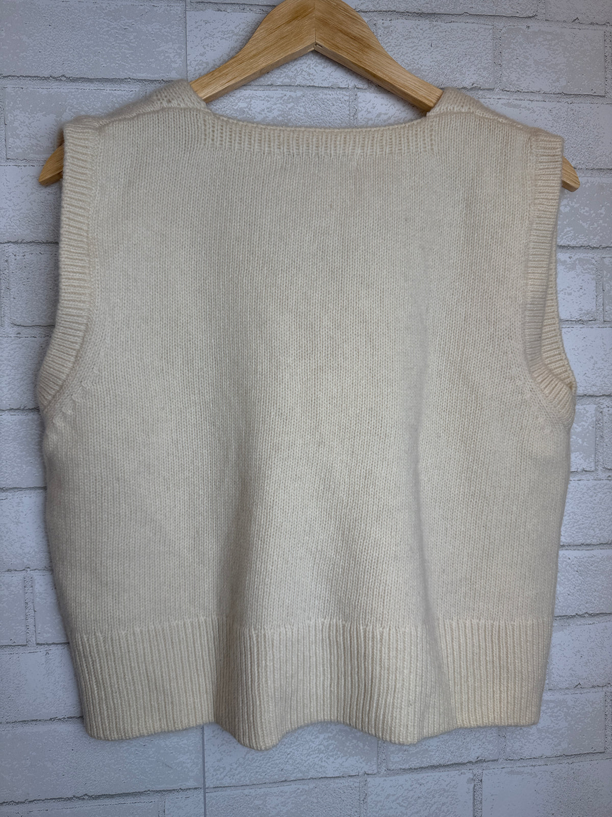 ZARA Wool Sleeveless V Neck Sweater/S