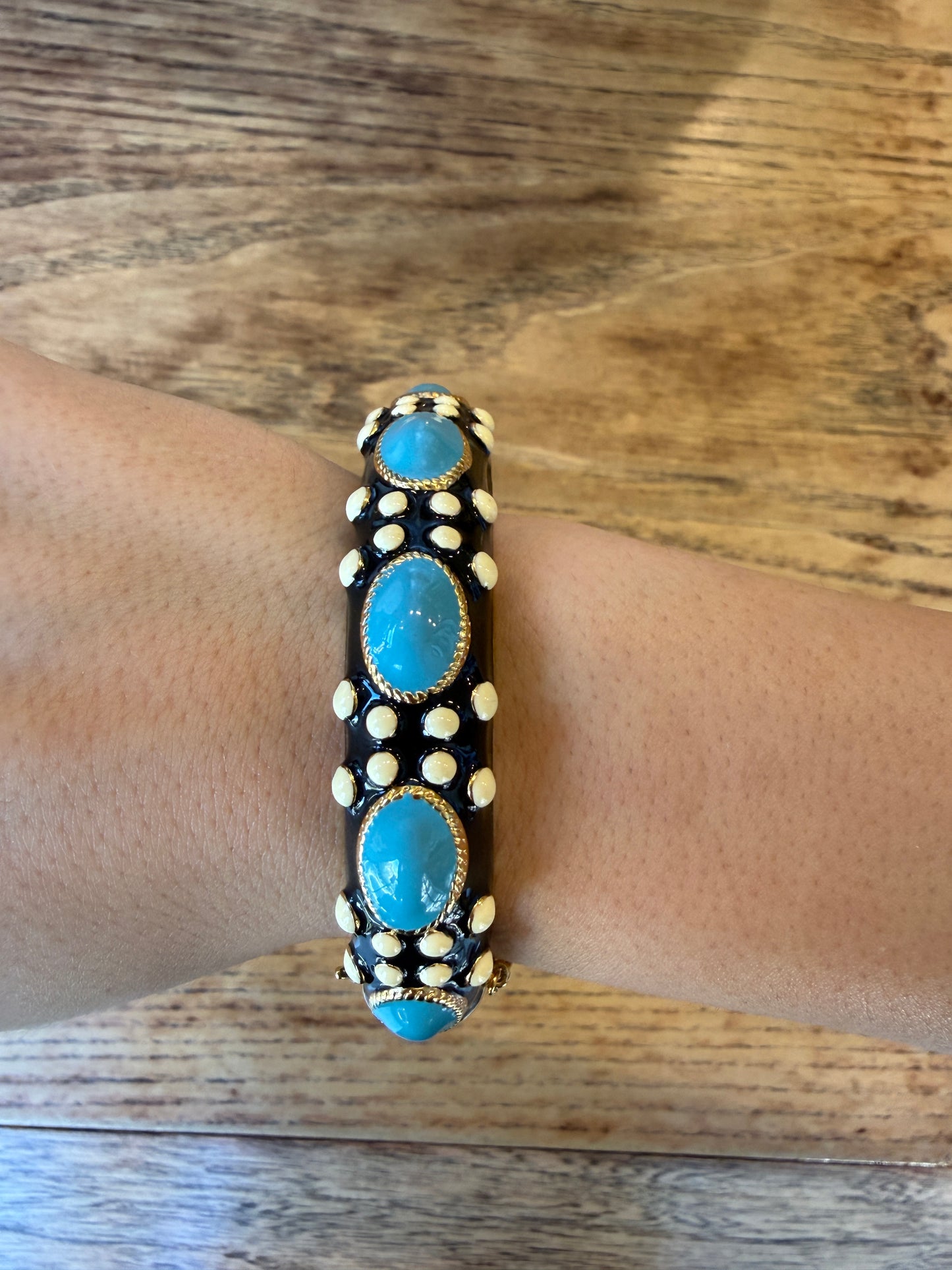 NO BRAND  Gold Tone Embellished Bangle Bracelet