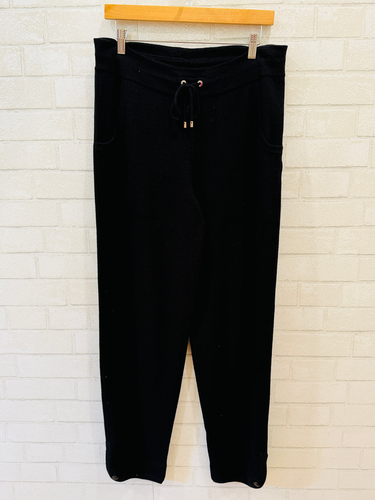 CHANEL NWT Cashmere Knitted Pants/L