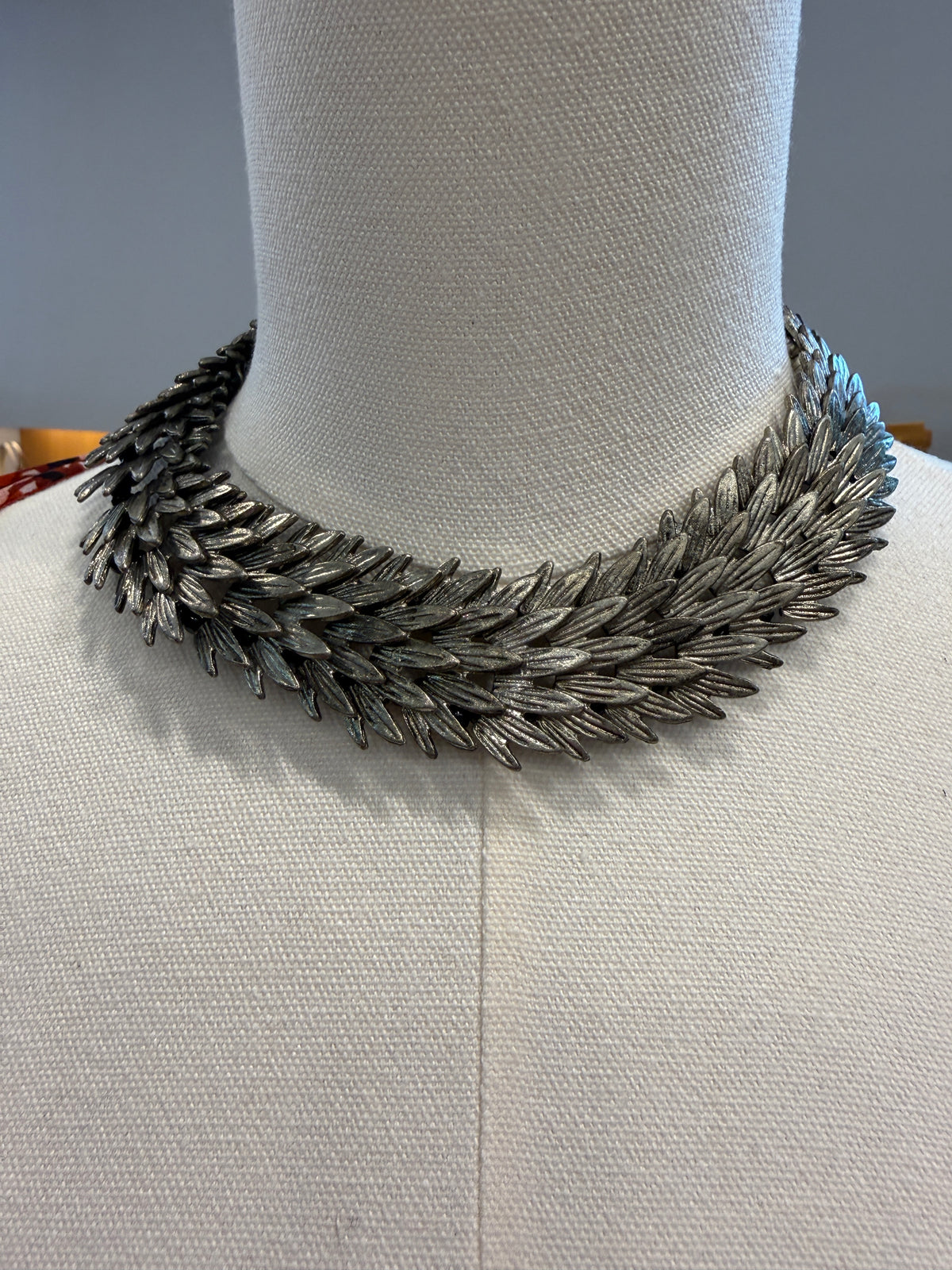 BARBARA BONNER Leaf Collar Necklace