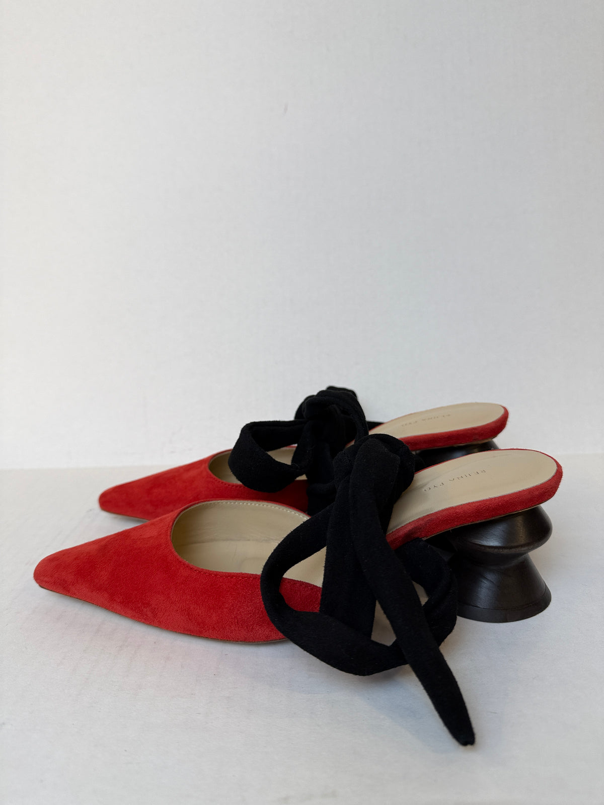 REJINA PYO Barbara Suede Zigzag Heel Pump / US7-EU38