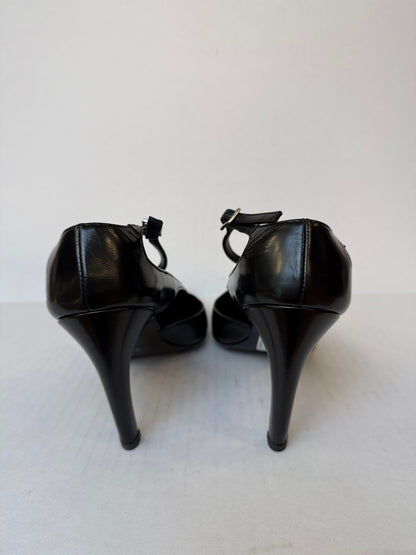 TOTEME NWT Cutout Leather Pointed Toe Pumps / US6-EU37