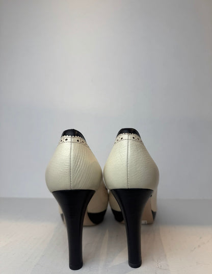 Salvatore Ferragamo NWT Famiana Leather Pump/7-EU38
