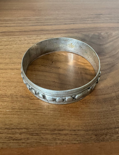 NO BRAND Silver Tone Bangle Bracelet