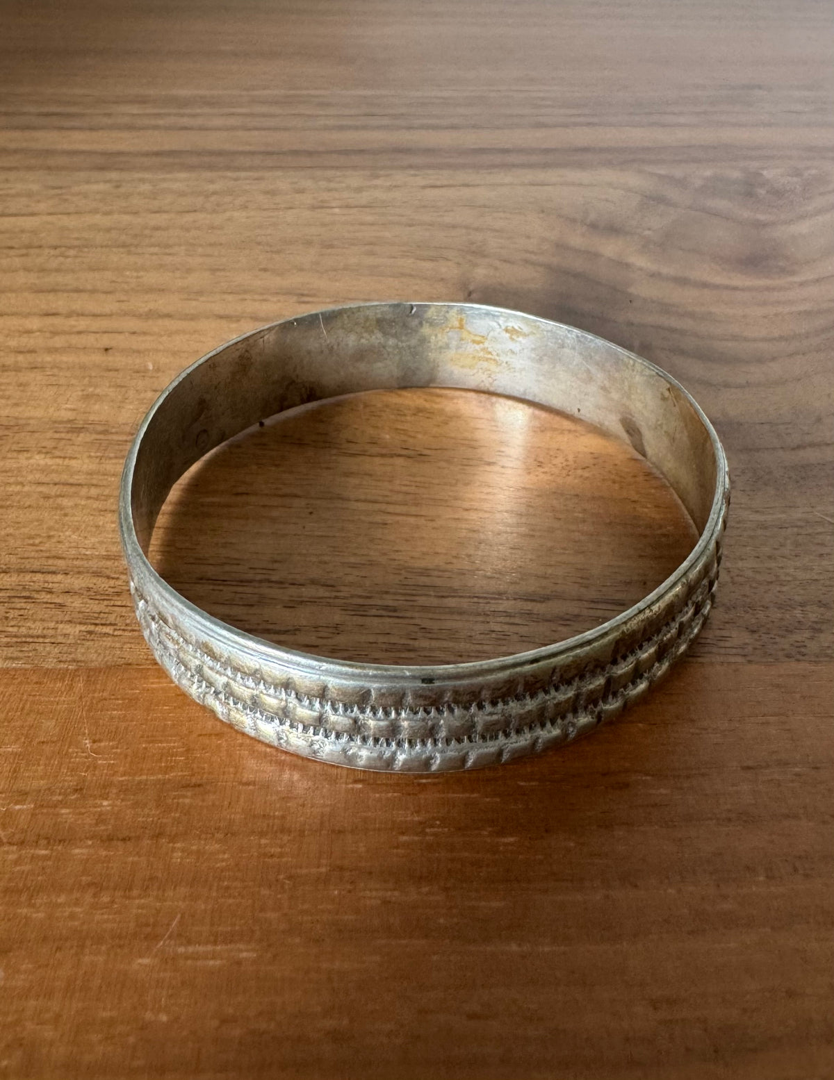 NO BRAND Silver Tone Bangle Bracelet