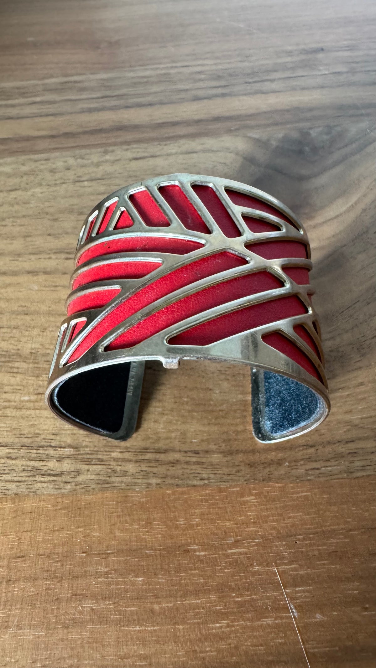 LES GEORGETTES Ruban Design Cuff Bracelet
