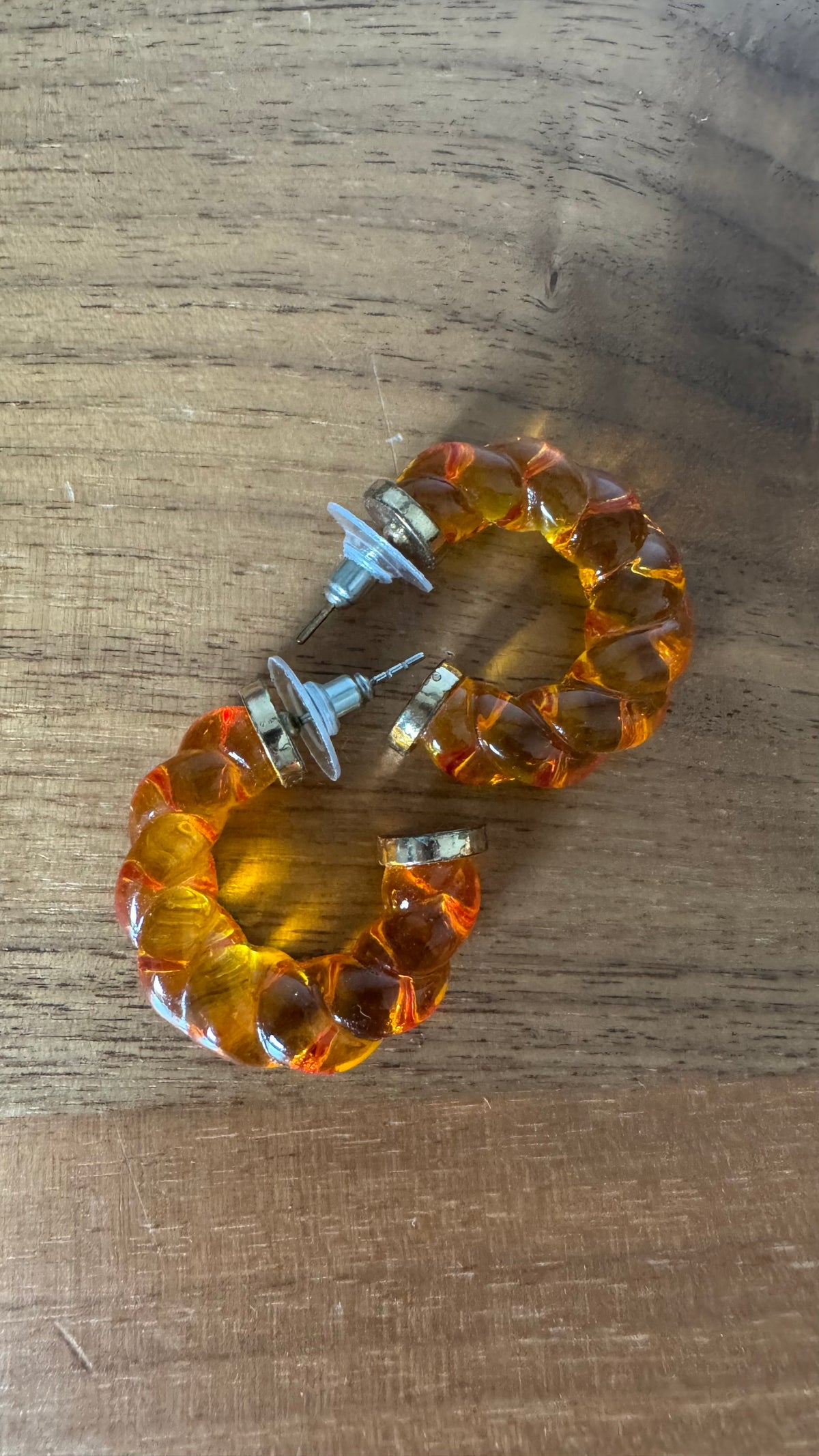 NO BRAND Twisted Acrylic C Hoop Earrings