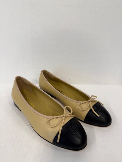 CHANEL Ballet Flat NWT Size 8 - EU38