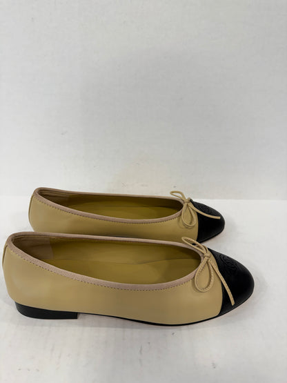 CHANEL Ballet Flat NWT Size 8 - EU38