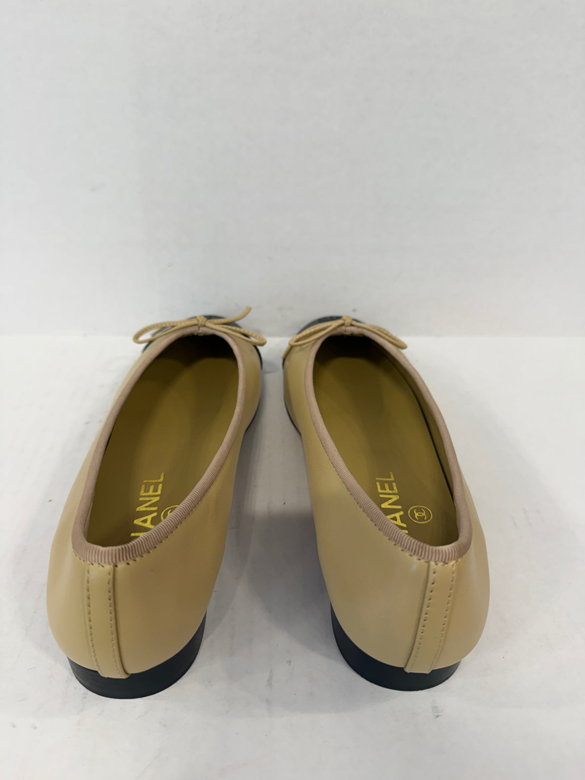 CHANEL Ballet Flat NWT Size 8 - EU38