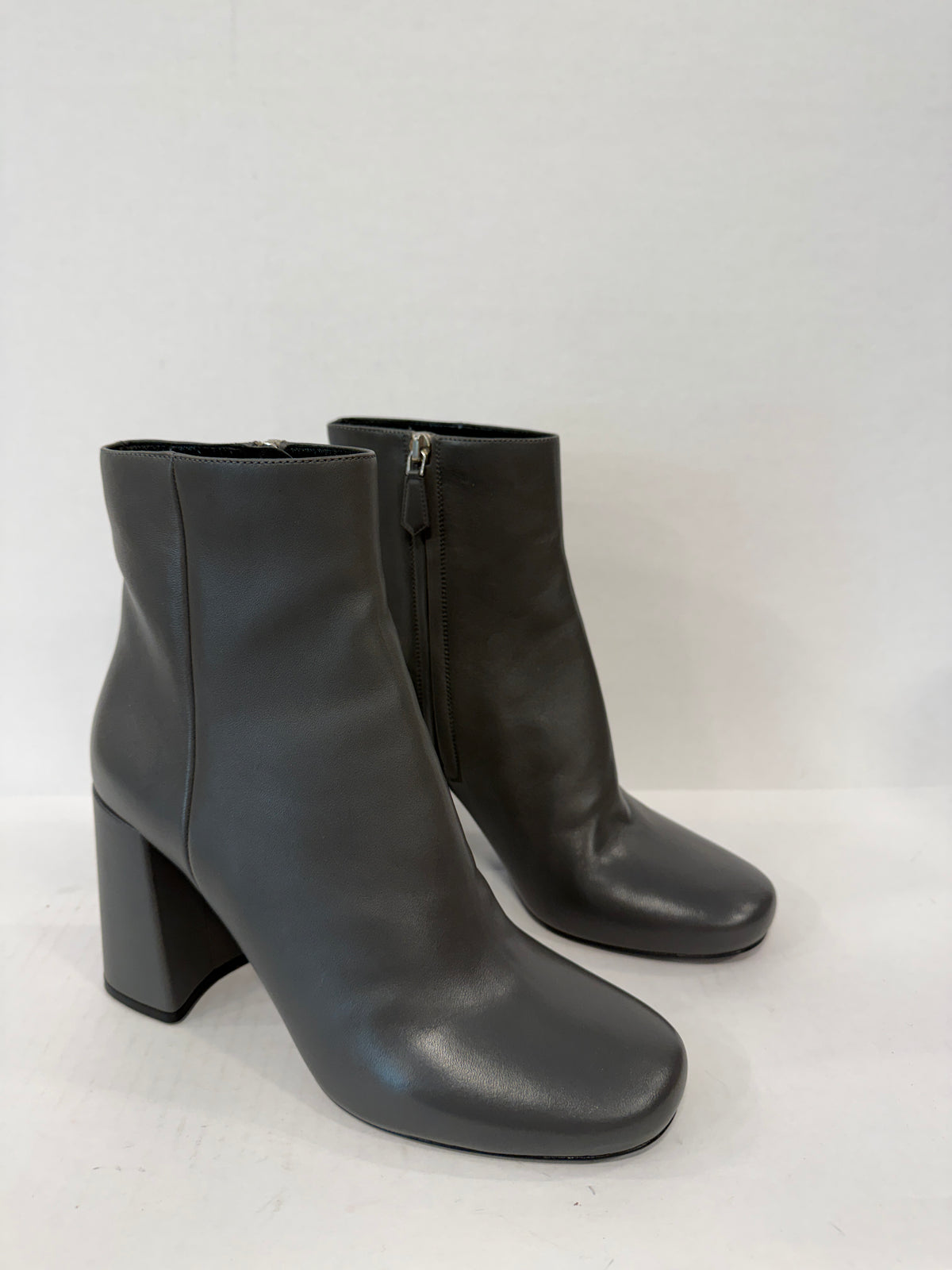 PRADA NWT Leather Round Toe Block Heels Ankle Boots/US10-EU40