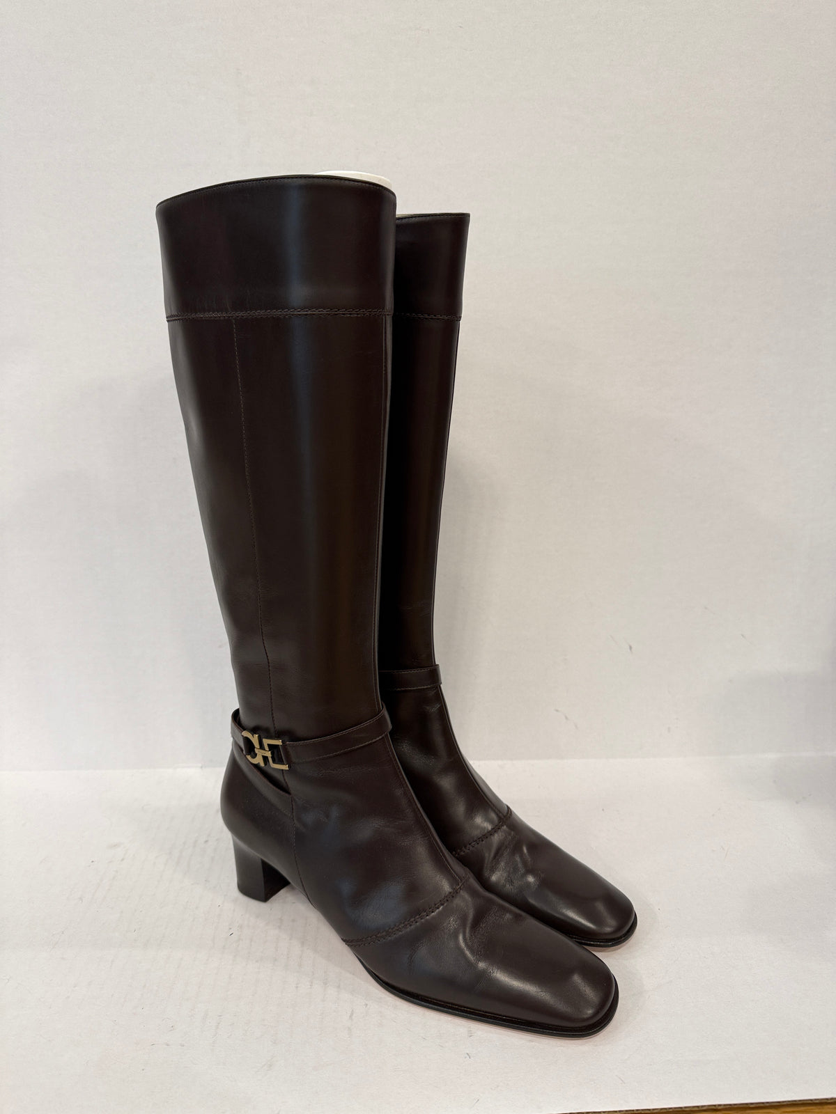 SALVATORE FERRAGAMO NWT Tall Golette 5cm Leather Boots/US7