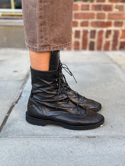 Chanel leather fold-over combat boots with logo, size US 9, photo 3