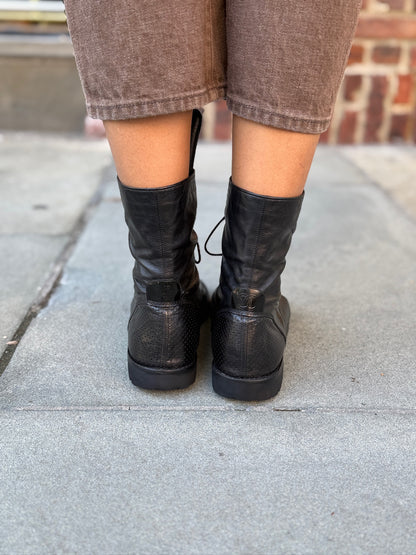 Chanel leather fold-over combat boots with logo, size US 9, photo 4