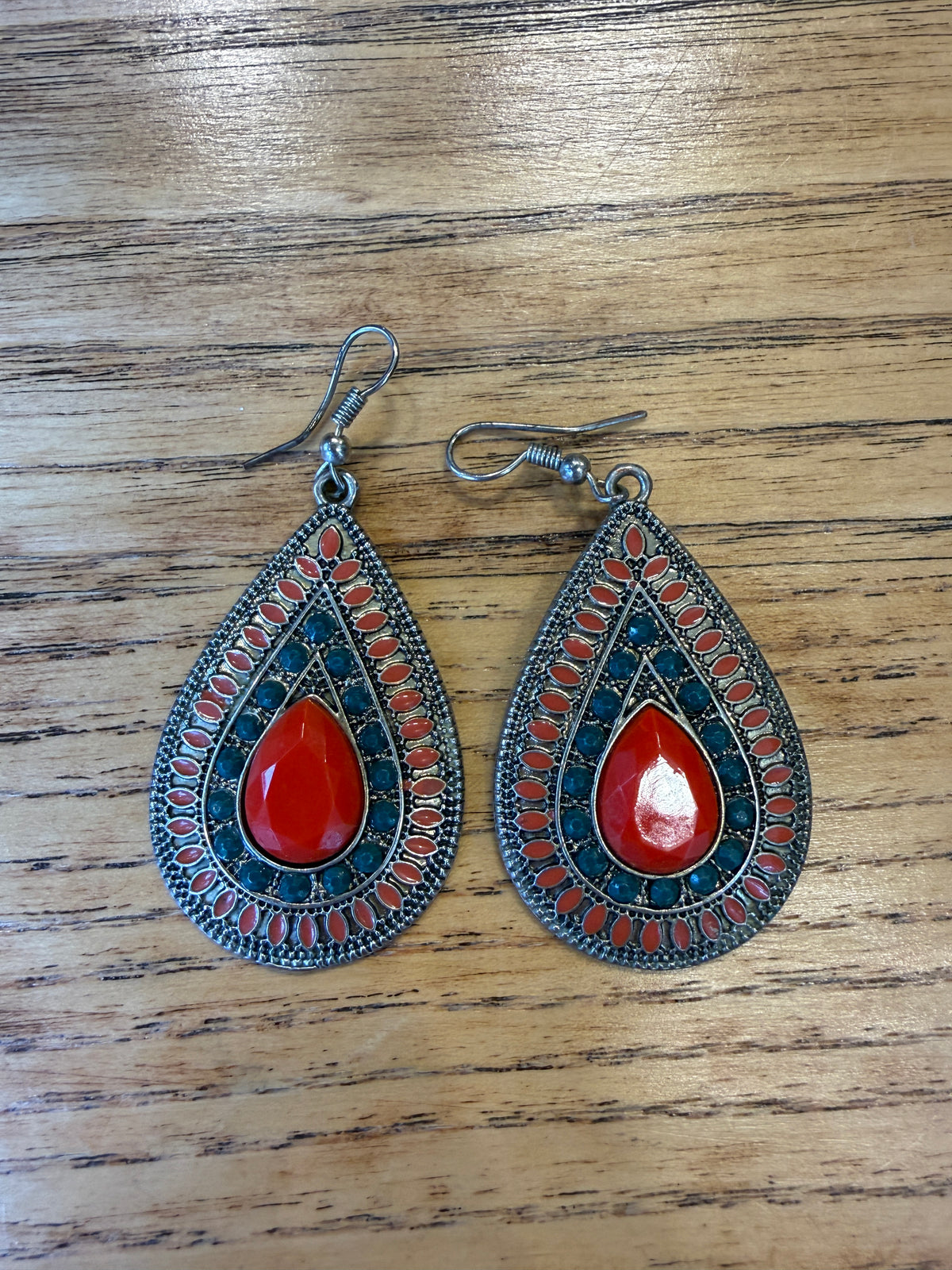 NO BRAND Pierced red drop Earrings