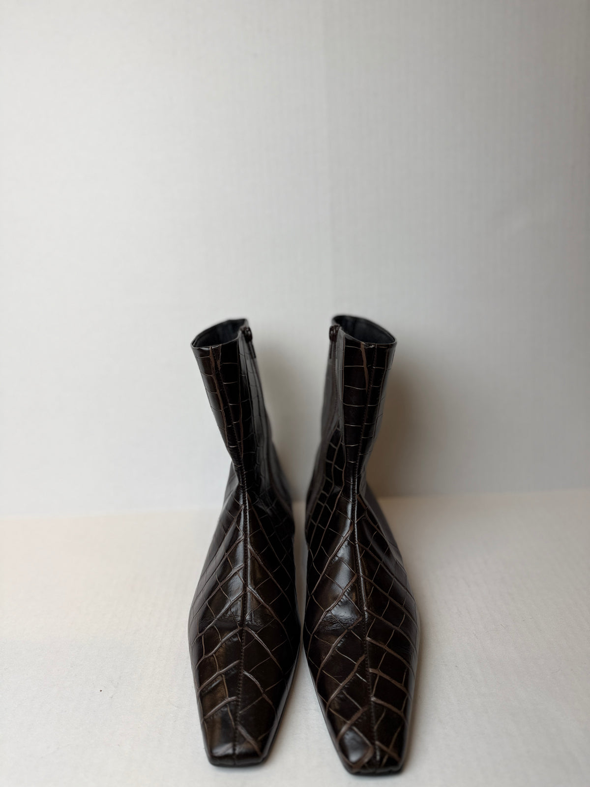 TOTEME NWT Croco Embossed Chelsea Boots/US9-EU40