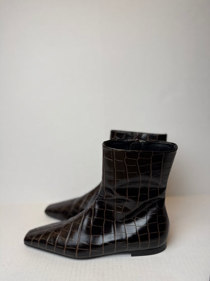 TOTEME NWT Croco Embossed Chelsea Boots/US9-EU40