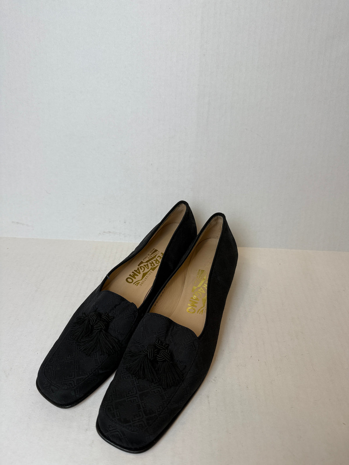 FERRAGAMO Square Toe Heeled Loafers / US7.5-EU38