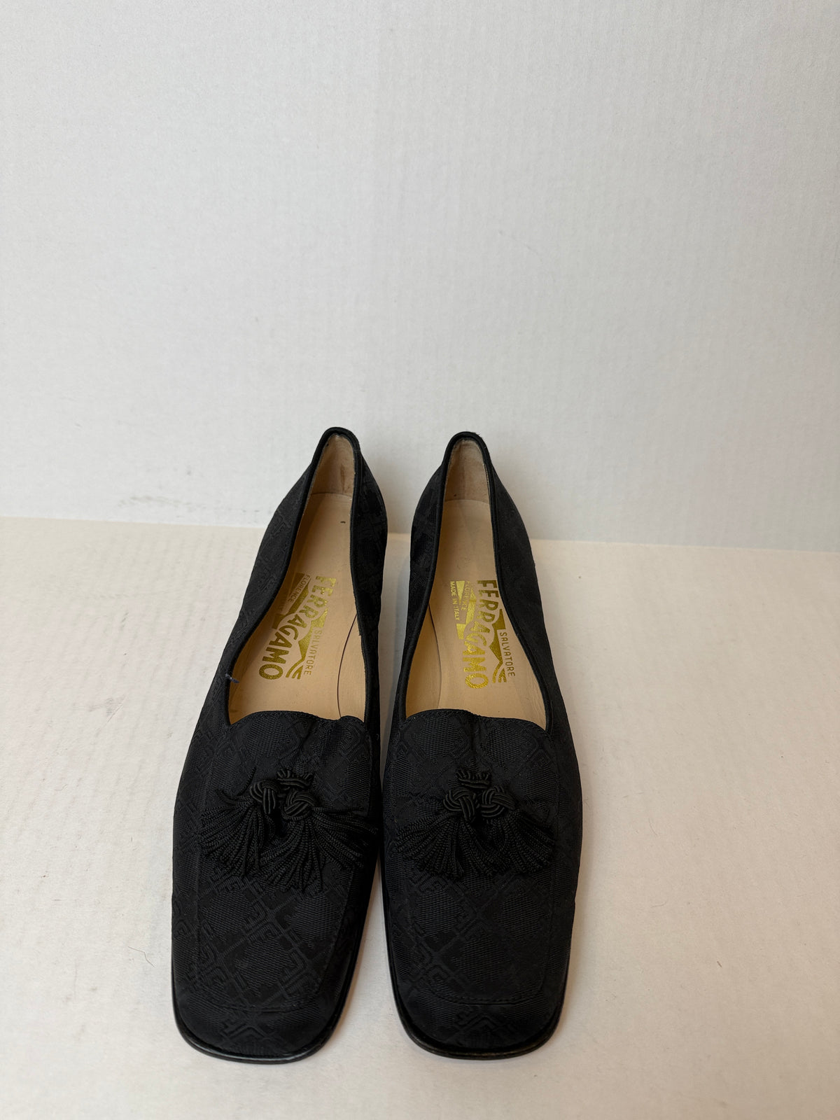FERRAGAMO Square Toe Heeled Loafers / US7.5-EU38