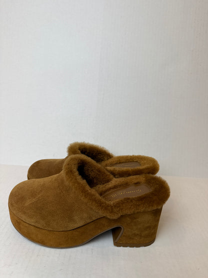 GIANVITO ROSSI Lyss Suede Platform Clogs / US5-EU36