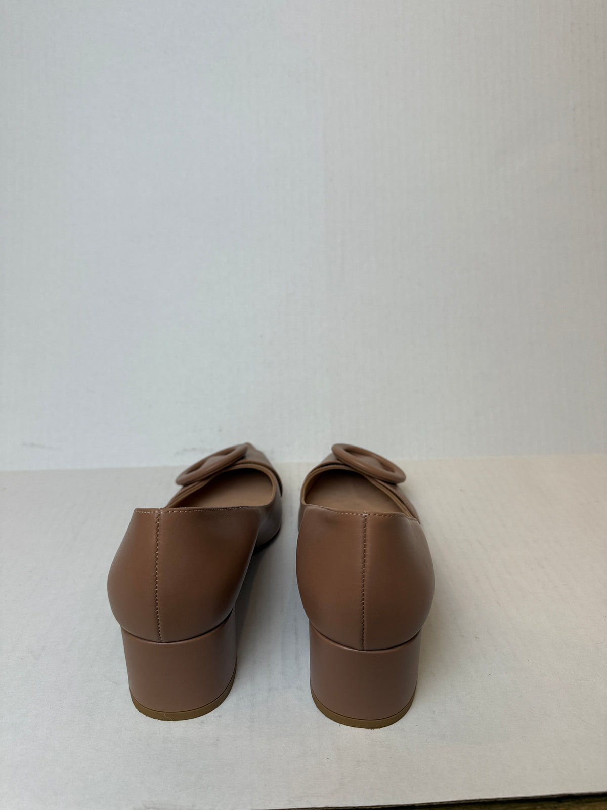 GIANVITO ROSSI  Leather Venezia Pointed ToePumps/US7-EU37