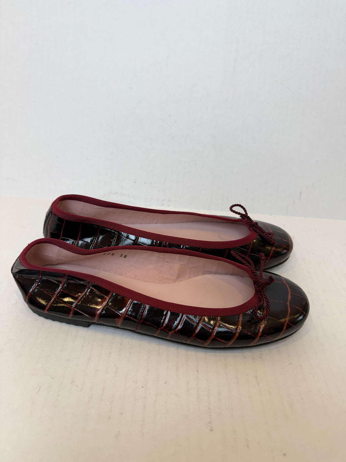 PRETTY BALLERINAS NWT Crocodile  Ballerinas/7-EU38