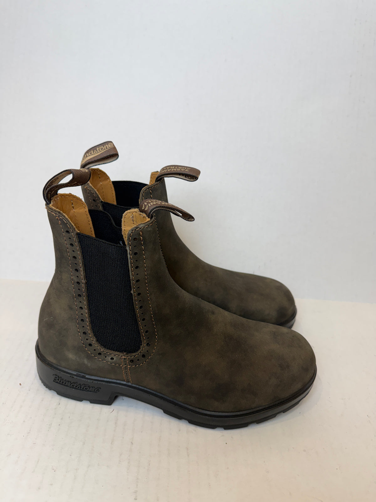 BLUNDSTONE NWT 1351 Chelsea Boots/5-EU36